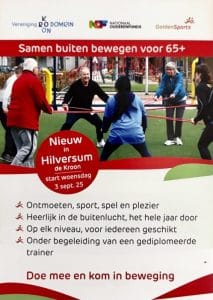 voorkant flyer samen buiten bewegen voor 65+